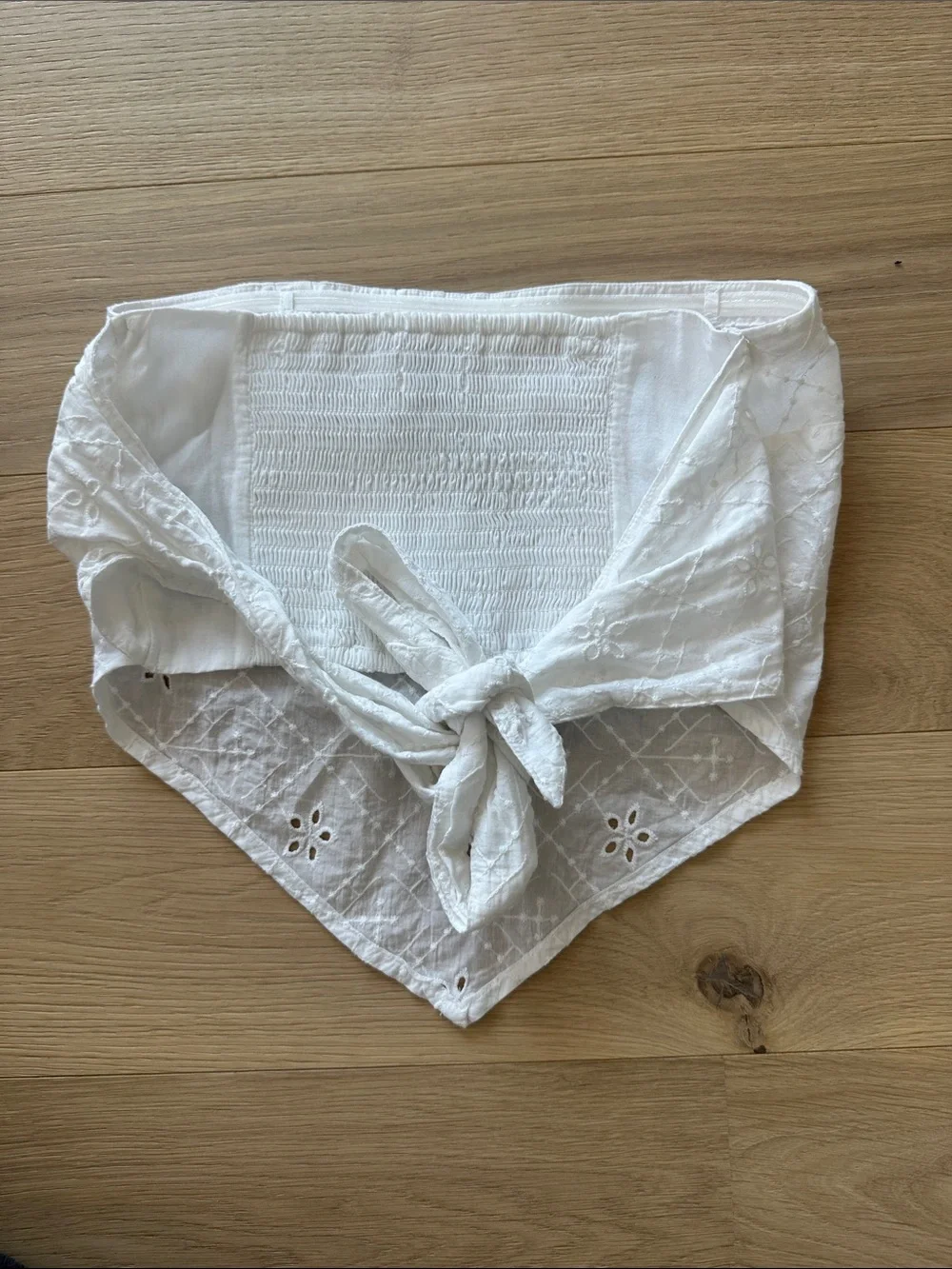 Hollister White Eyelet Bandana Wrap bandeau top. XS